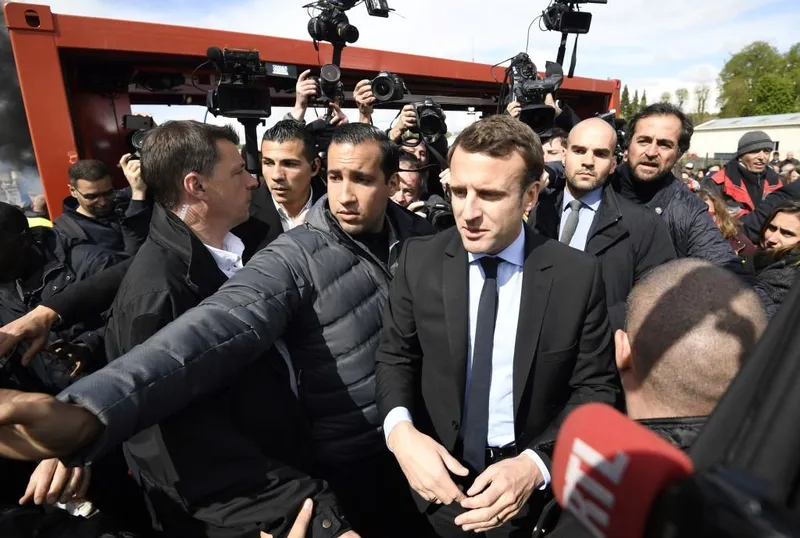 Alexandre Benalla et Emmanuel Macron | Photo : Getty Images