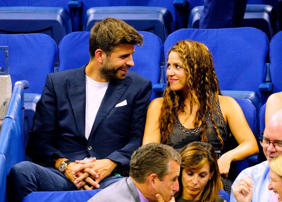 Gérard Piqué et Shakira échangent un regard plein d'amour. І Sources : Getty Images