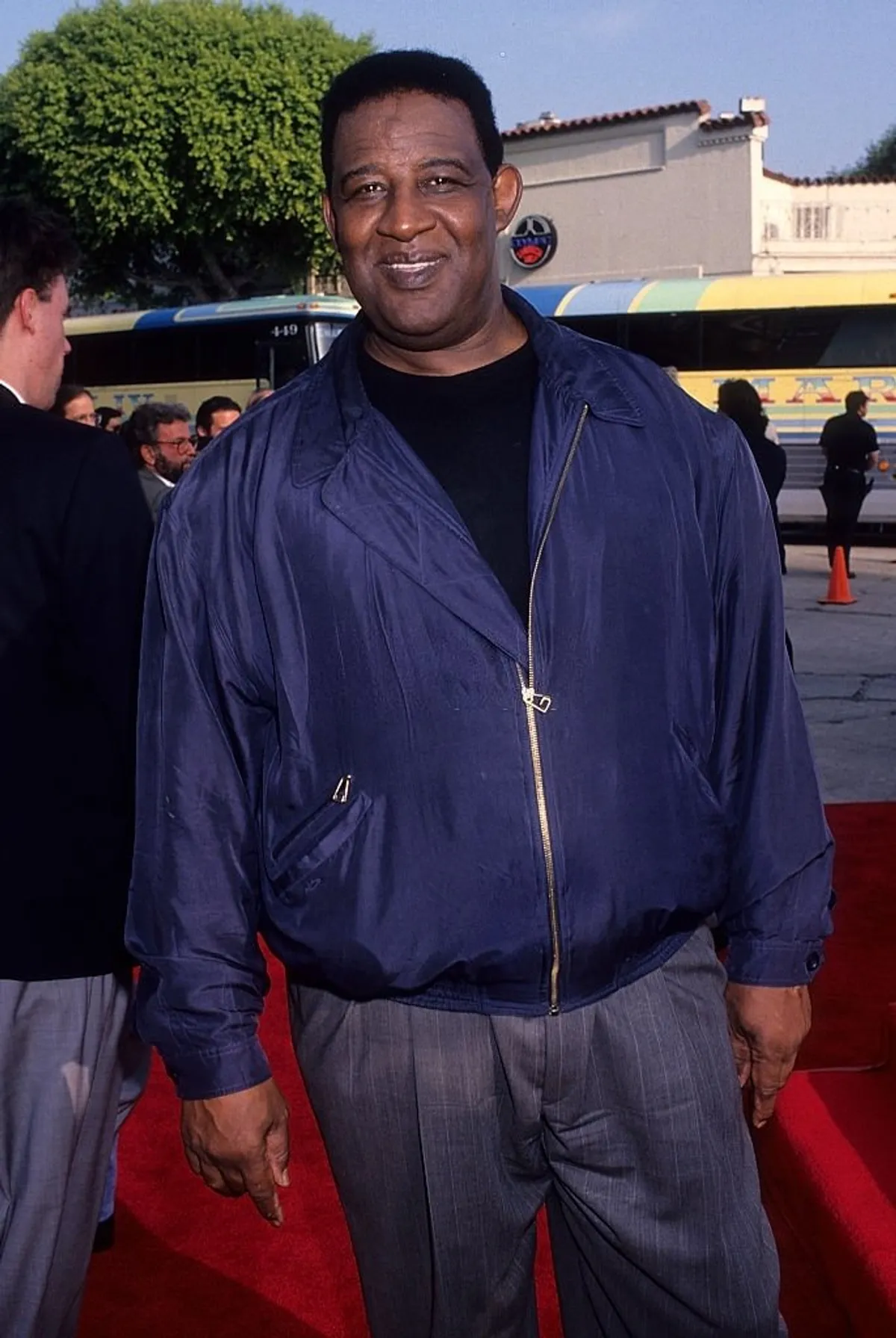 Frank McRae assiste à la première de "Last Action Hero" à Westwood le 13 juin 1993 au Mann Village & Bruin Theatres à Westwood, Californie. | Photo : Getty Images