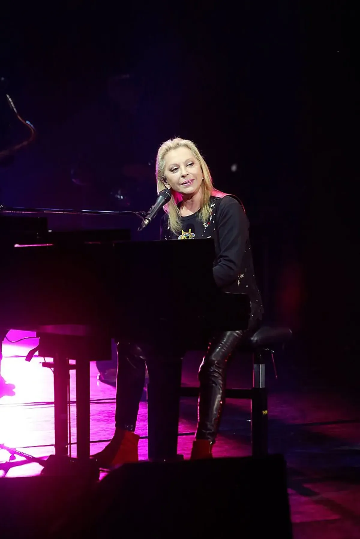 L'incontournable Véronique Sanson sur scène en 2015. | Photo : Getty Images