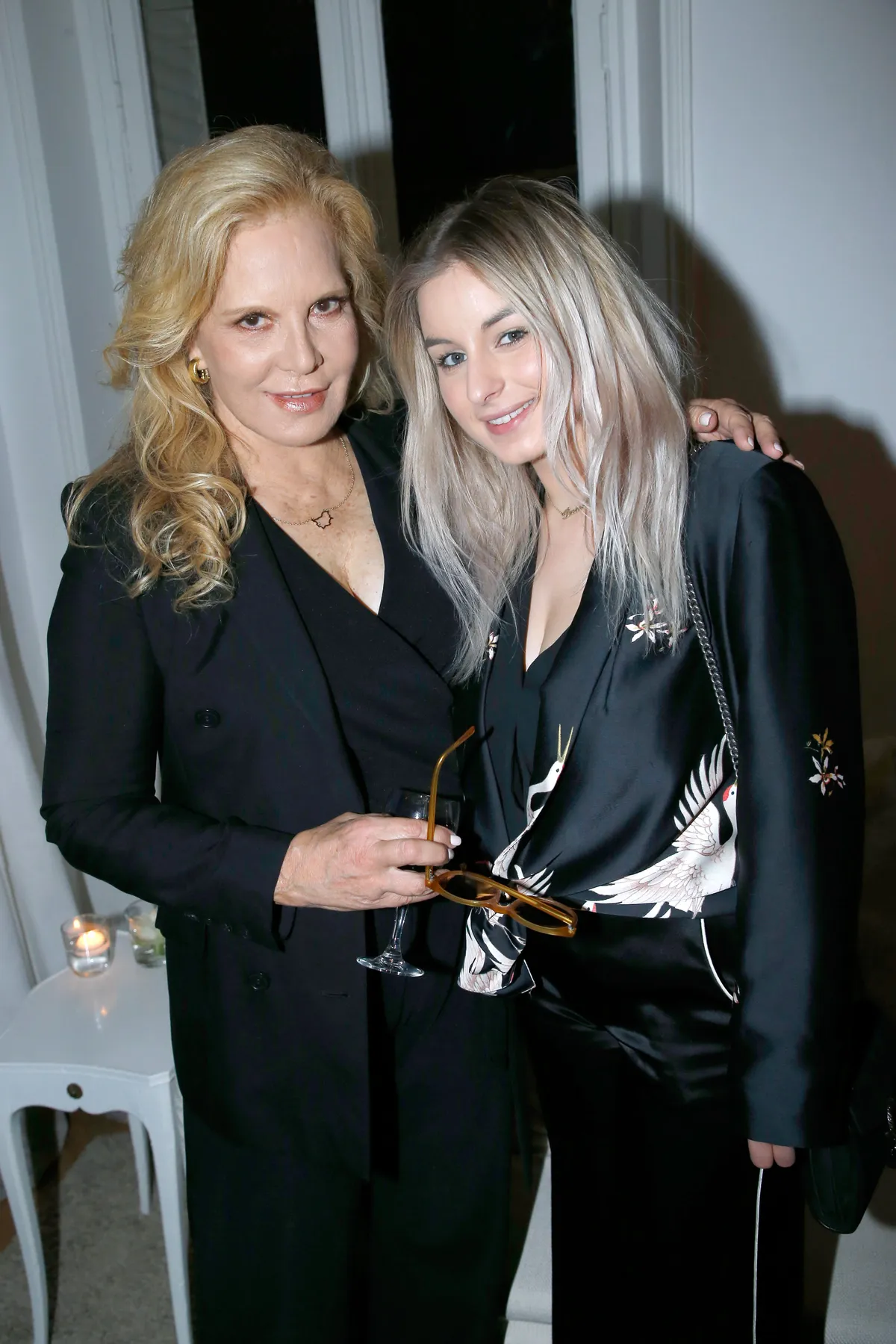 Sylvie Vartan et sa fille Darina | photo : Getty Images