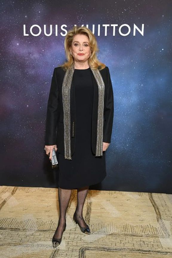 Catherine Deneuve assiste au Cocktail Louis Vuitton Stellar Jewelry à la Place Vendome le 28 septembre 2020 à Paris, France. | Photo : Louis Vuitton