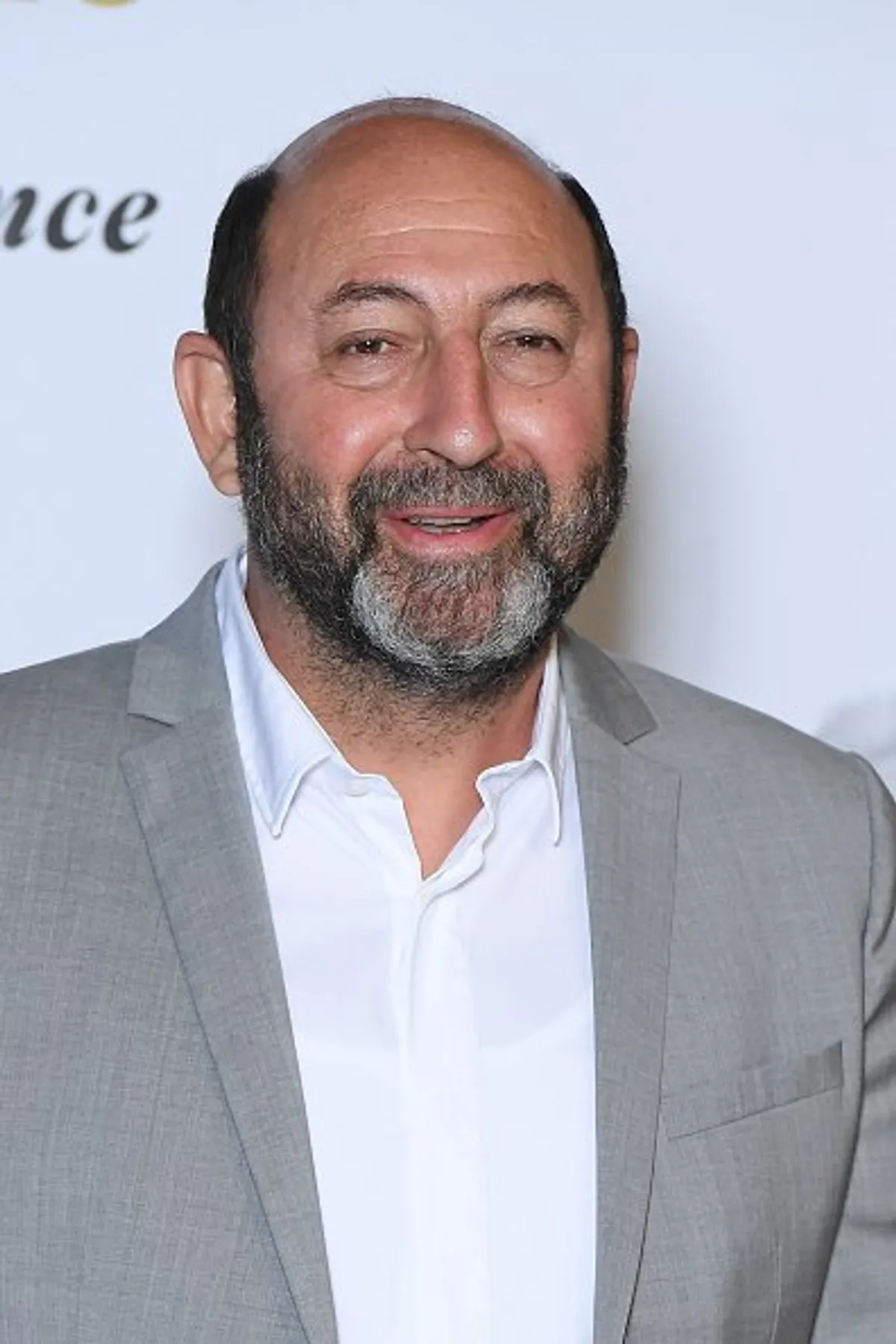 Kad Merad assiste à l'hommage rendu aux frères Jean-Pierre Dardenne et Luc Dardenne. |Photo : Getty Images