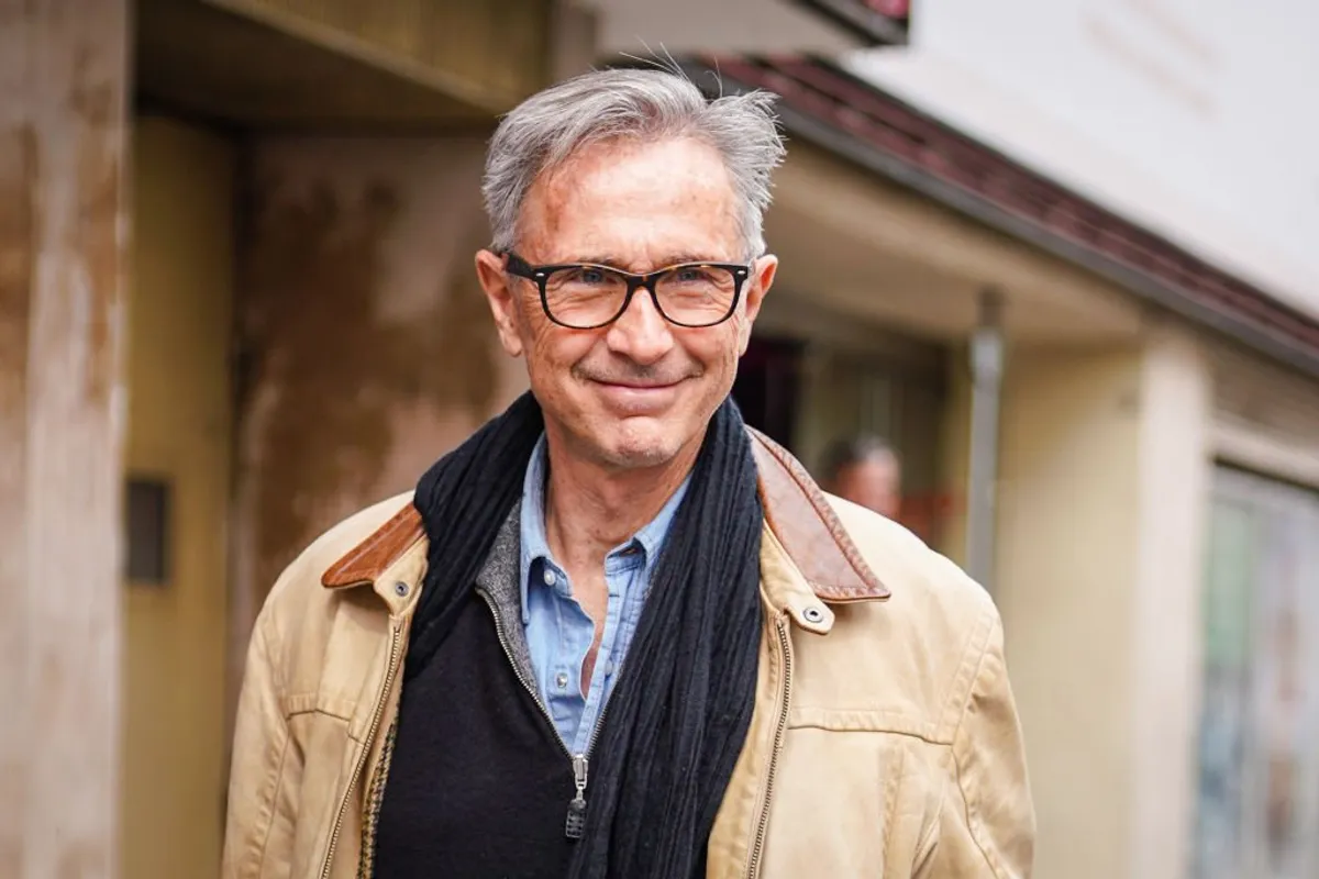 Thierry Lhermitte est vu, lors de la première "Monsieur Link" à Paris au Cinéma Gaumont Capucines, le 07 avril 2019 à Paris, France. | Sources : Getty Images
