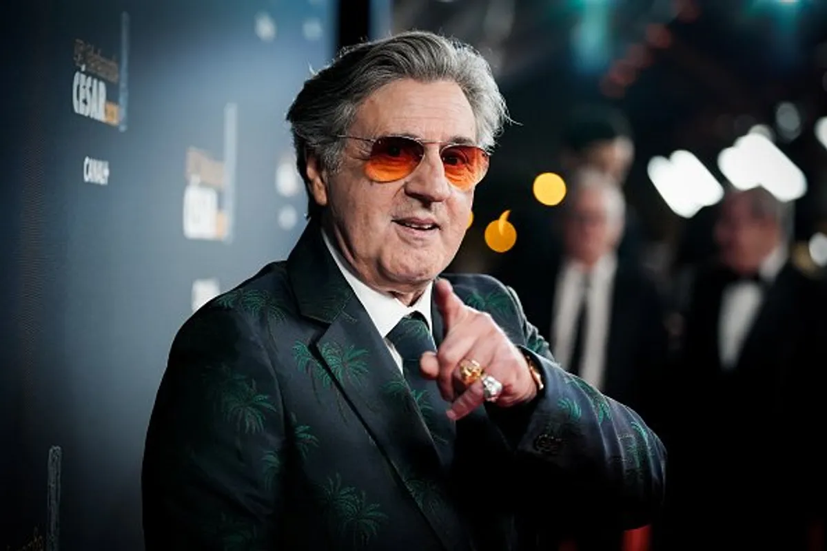 Daniel Auteuil arrive à la cérémonie des César 2020 à Paris, France. | Photo : Getty Images