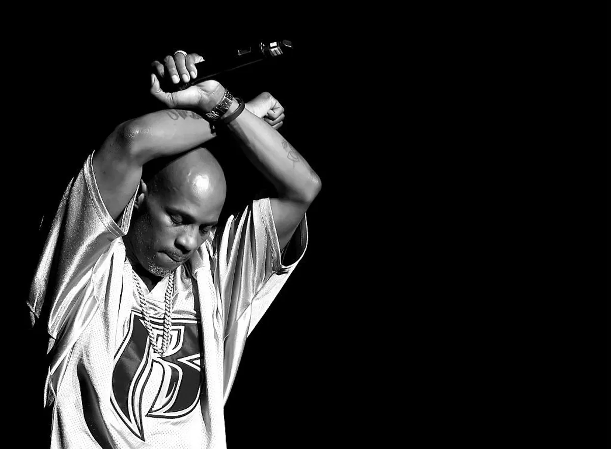 DMX se produit sur scène lors de la tournée de réunion de famille Bad Boy au Forum le 4 octobre 2016 à Inglewood, en Californie. | Photo : Getty Images