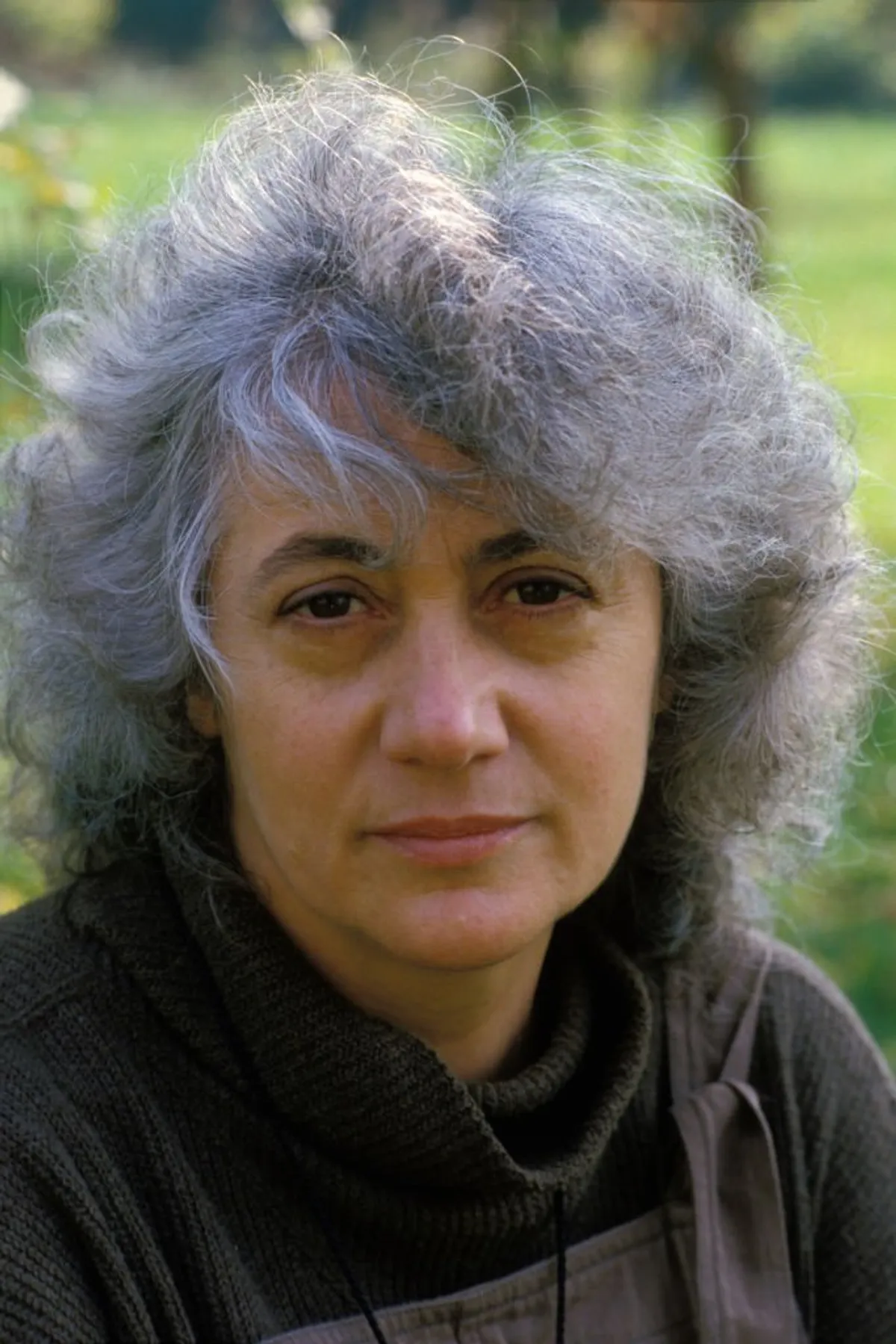 Portrait d'Isabelle Sadoyan, actrice, lors du tournage du film “Tristesse et Beauté” réalisé par Joy Fleury en octobre 1984 en France. | Photo : Getty Images