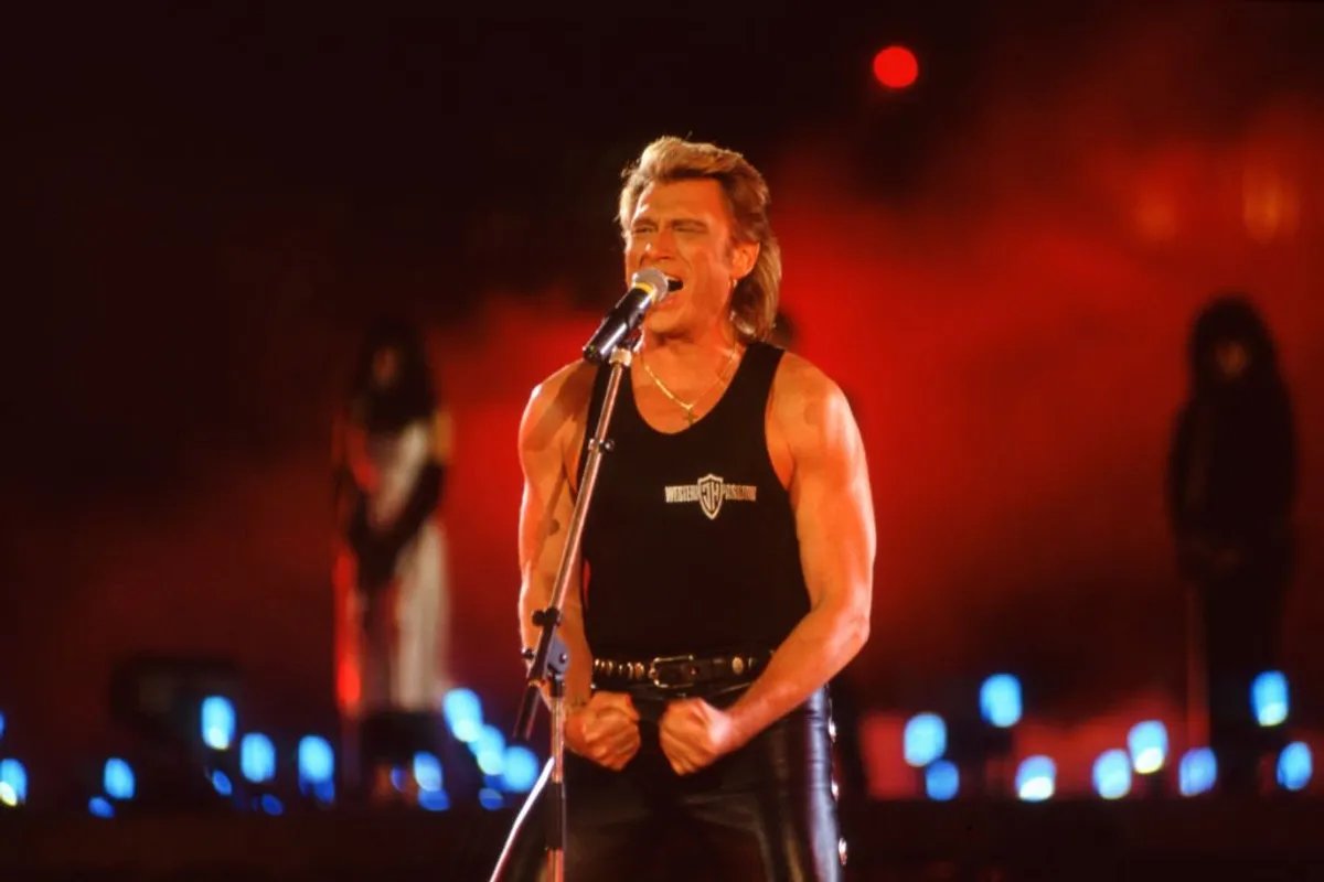 Johnny Hallyday en concert à la fête de la musique à Paris en France, le 21 juin 1991. | Photo : Getty Images.
