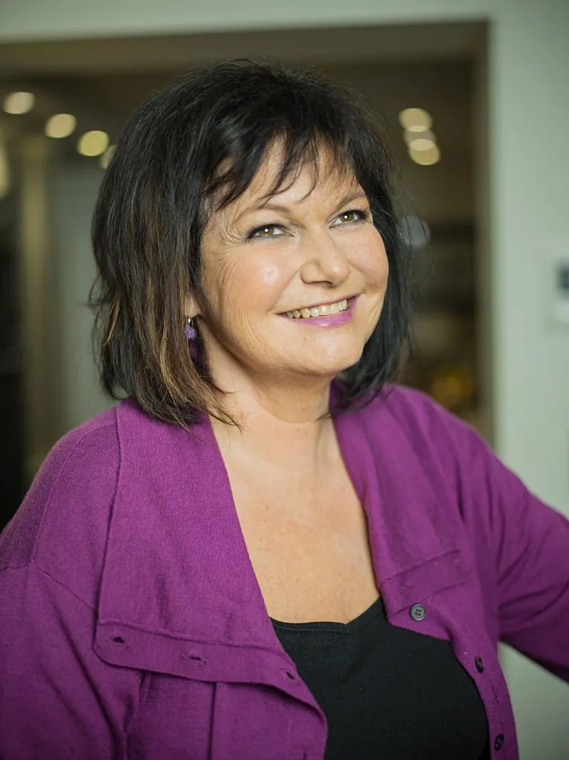 La chanteuse Maurane pose chez elle à Bruxelles le 3 novembre 2014. | Photo : Getty Images