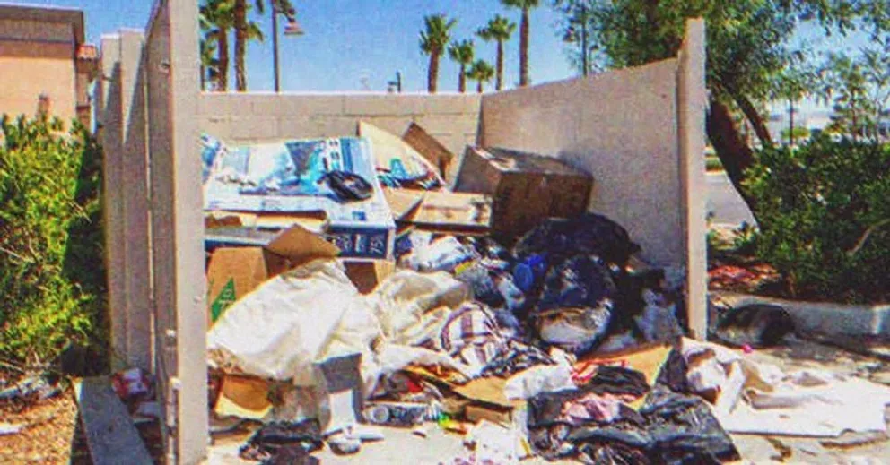 Un sans-abri a découvert un tableau dans une poubelle et l'a vendu à Randall. | Source : Shutterstock