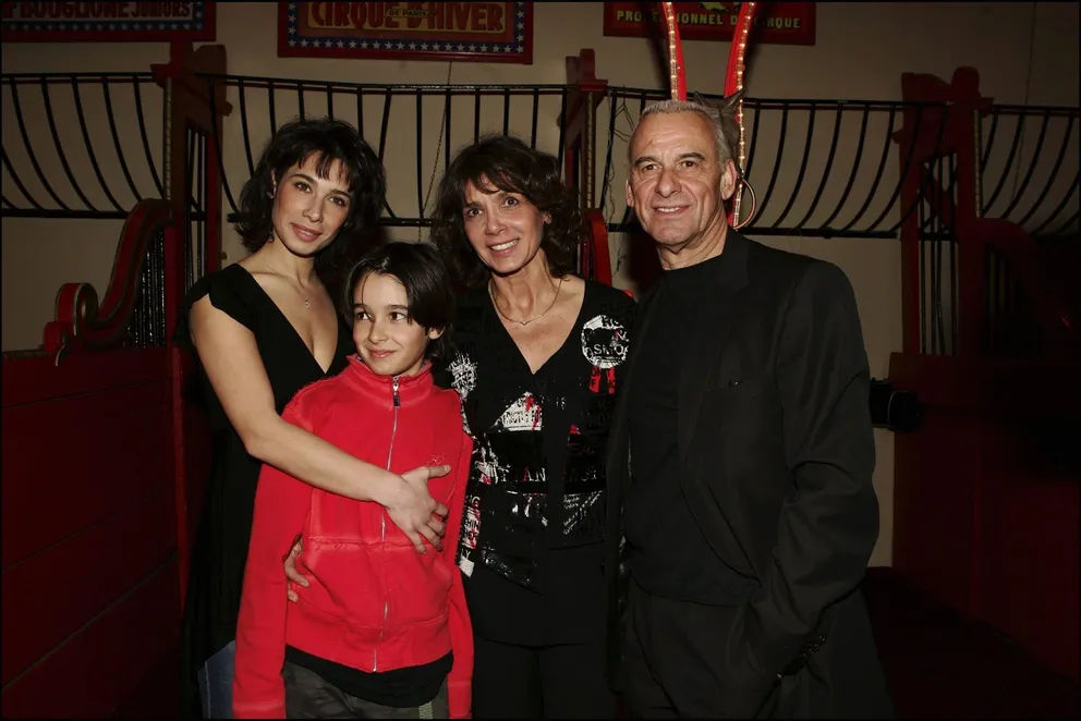 Le chanteur Michel Fugain, son ex-femme Stéphanie et leurs enfants | Photo : Getty Images