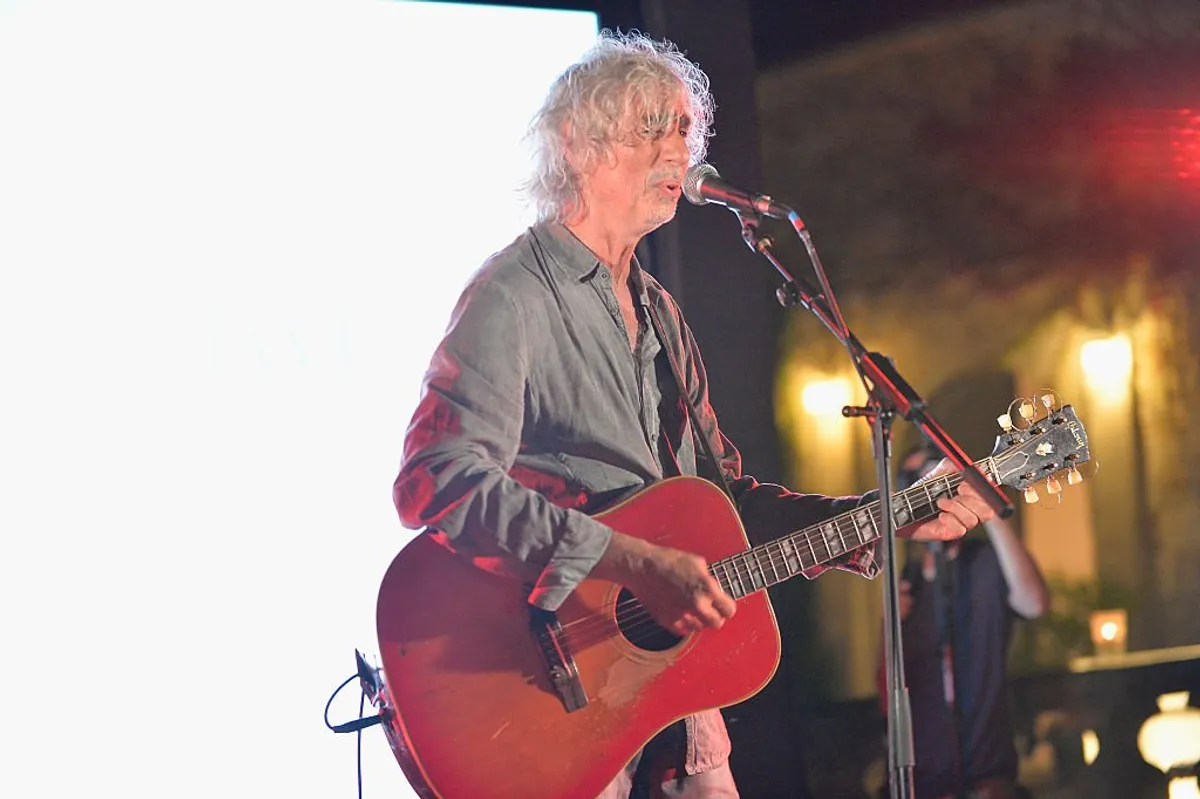 Le musicien Louis Bertignac à un concert | source : Getty Images