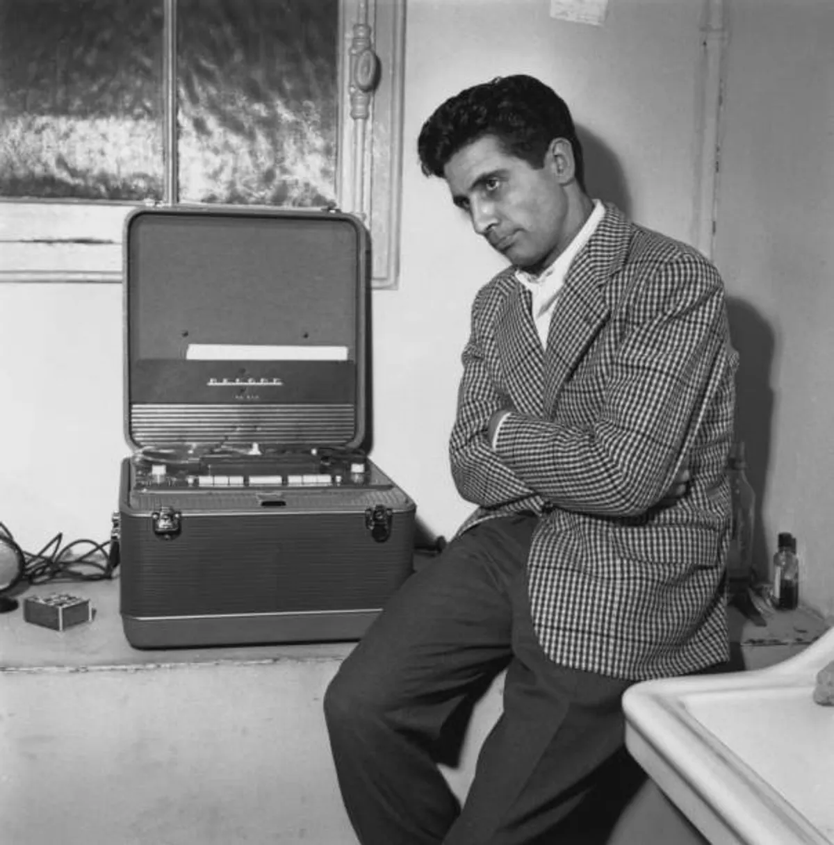 Le Chanteur Gilbert Bécaud | Photo : Getty Images