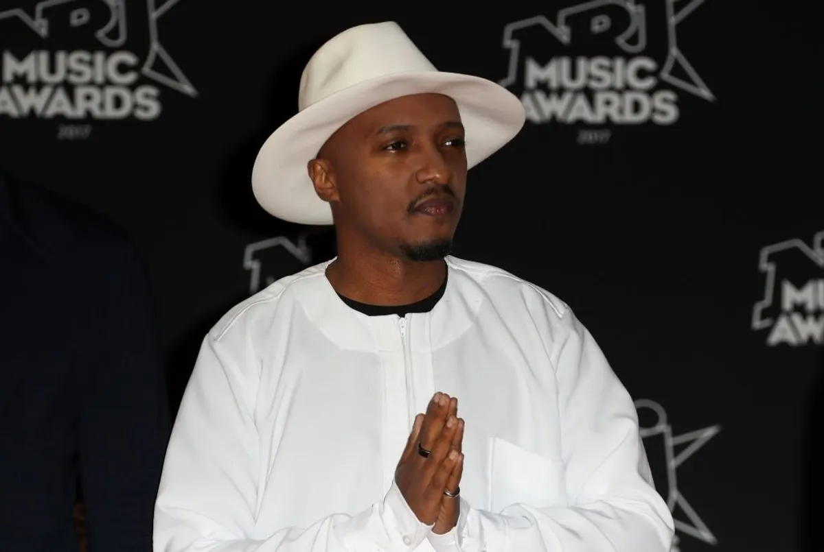Le chanteur Soprano aux 19e NRJ Music Awards au Palais des Festivals, à Cannes, dans le sud-est de la France, le 4 novembre 2017. | Photo : Getty Images