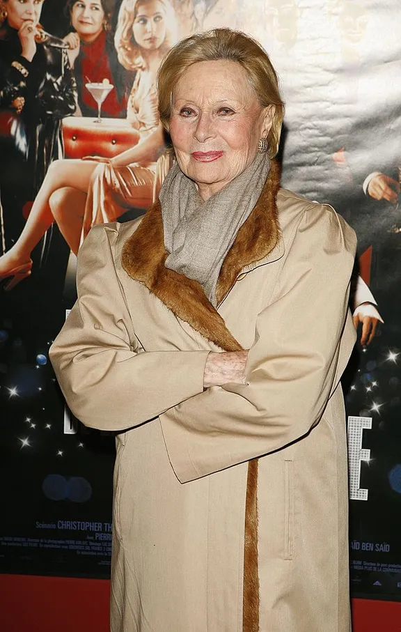 L'actrice française Michele Morgan assiste à la première de "Les Héros de la Famille" à l'UGC Normandie le 18 décembre 2006 à Paris