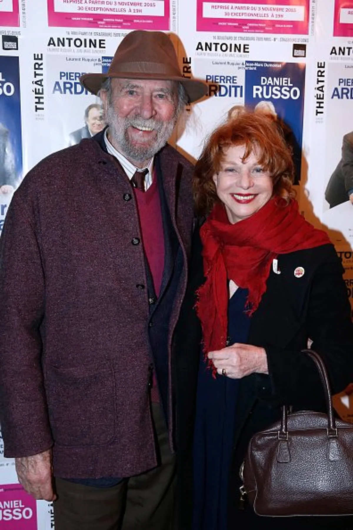 ean Pierre Marielle et sa femme Agathe Natanson assister à la "L'Etre ou pas": pièce de théâtre au Théâtre Antoine le 21 mars 2016 à Paris, France. | Photo : Getty Images