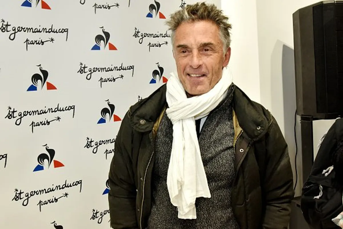 Gérard Holtz assiste à la Gala Première "Zoro" aux Folies Bergeres à Paris, France. | Photo : Getty Image