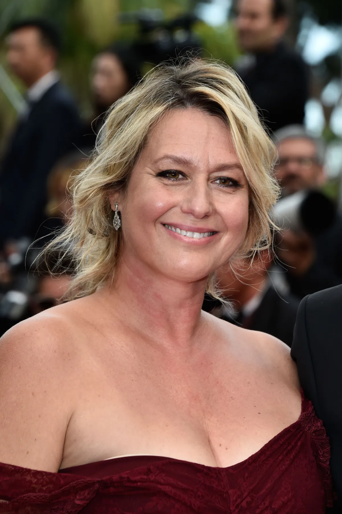 Luana Belmondo assiste à la cérémonie de clôture du 69e Festival de Cannes au Palais des Festivals le à Cannes, France. | Photo : Getty Images