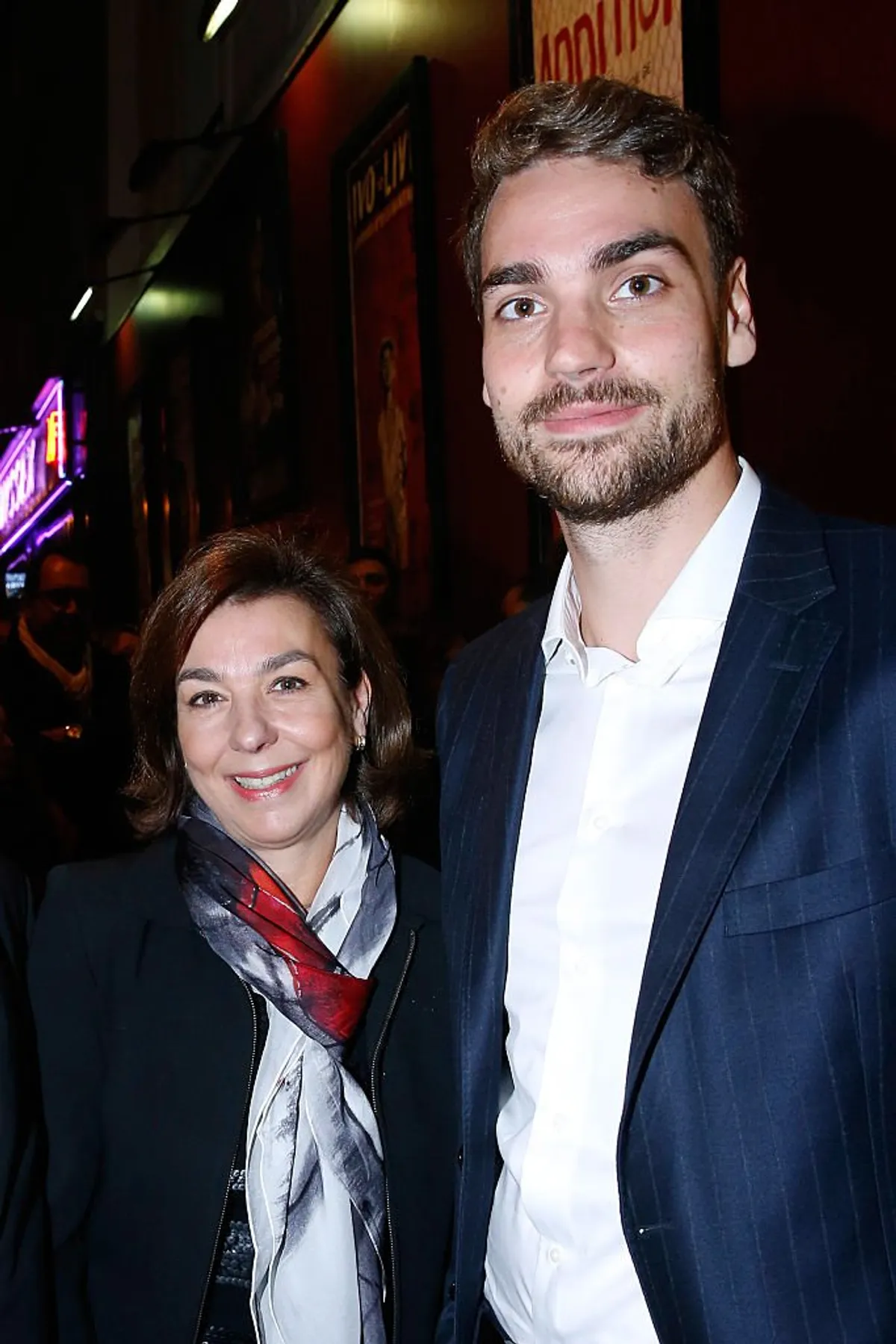 Fils d'Yves Montand, Valentin Livi et sa mère Carole Amiel, le 11 octobre 2016 à Paris, France. | Photo : Getty Images
