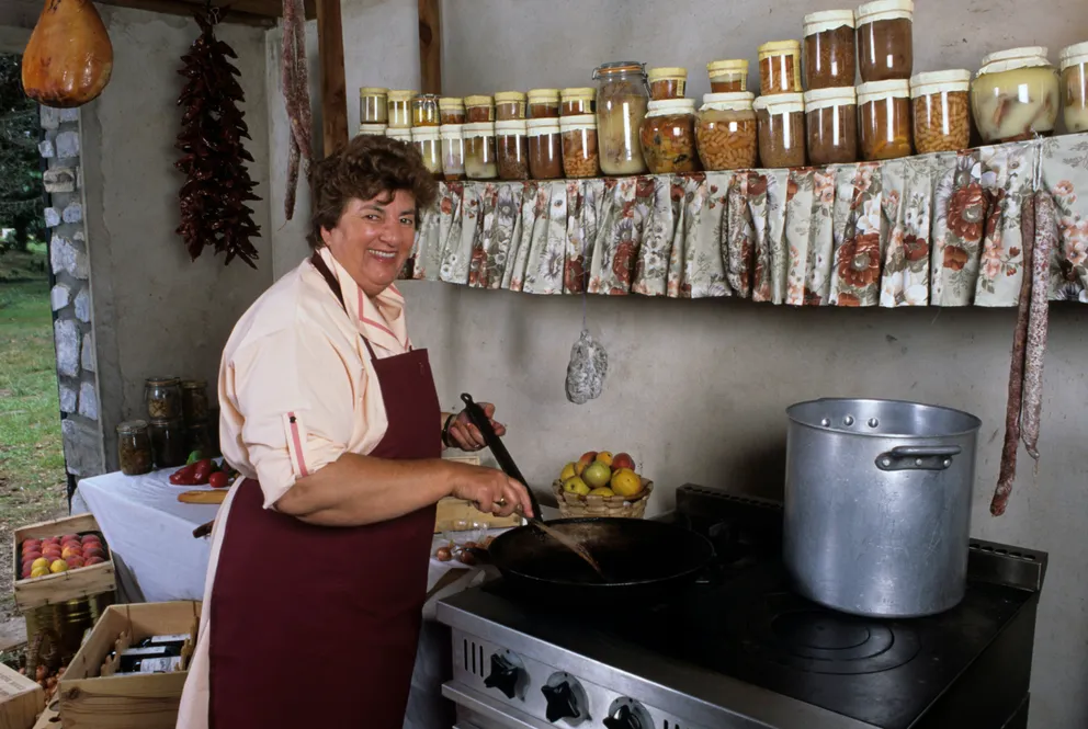 Maïté Ordonez 'la Cuisine Des Mousquetaires'. 26 juin 1995. | Photo : Getty Images