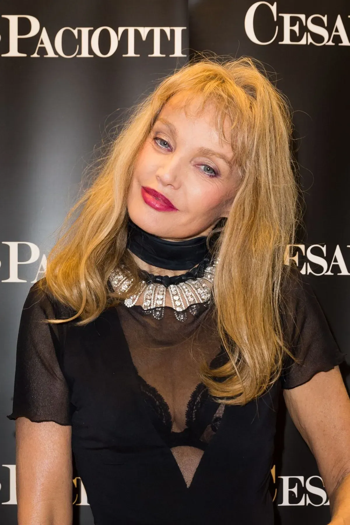 La chanteuse et actrice Arielle Dombasle | Photo : Getty Images