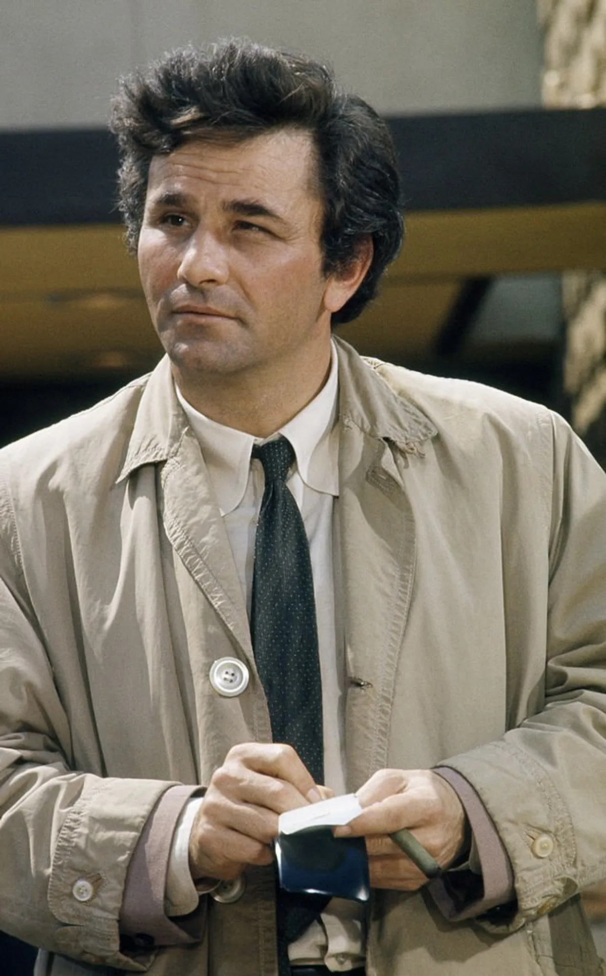 Peter Falk comme lieutenant Columbo dans COLUMBO sainson 2. | Photo : Getty Images