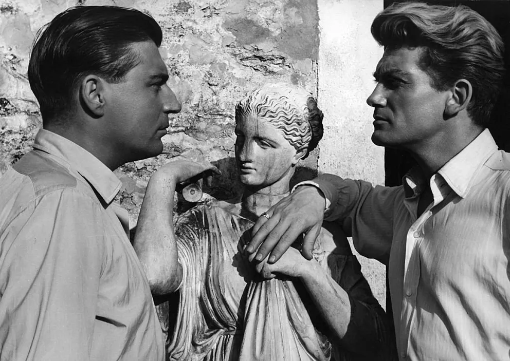 Jean Marais et François Perier dans le film "Orphée" en 1949. l Source : Getty Images