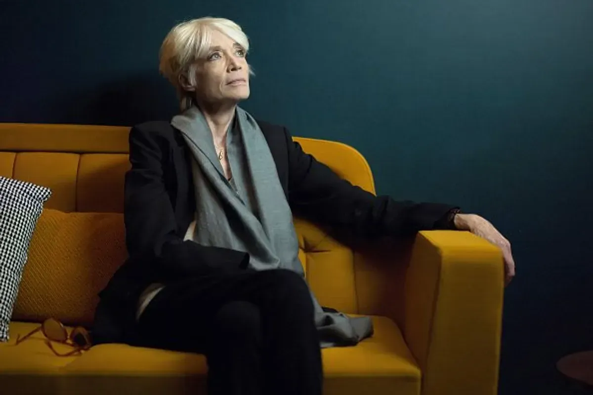 La chanteuse et comédienne Françoise Hardy est photographiée pour Paris Match. | Photo : Getty Images