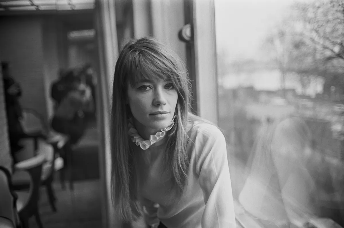 La chanteuse Françoise Hardy dans sa jeunesse. l Photo : Getty Images