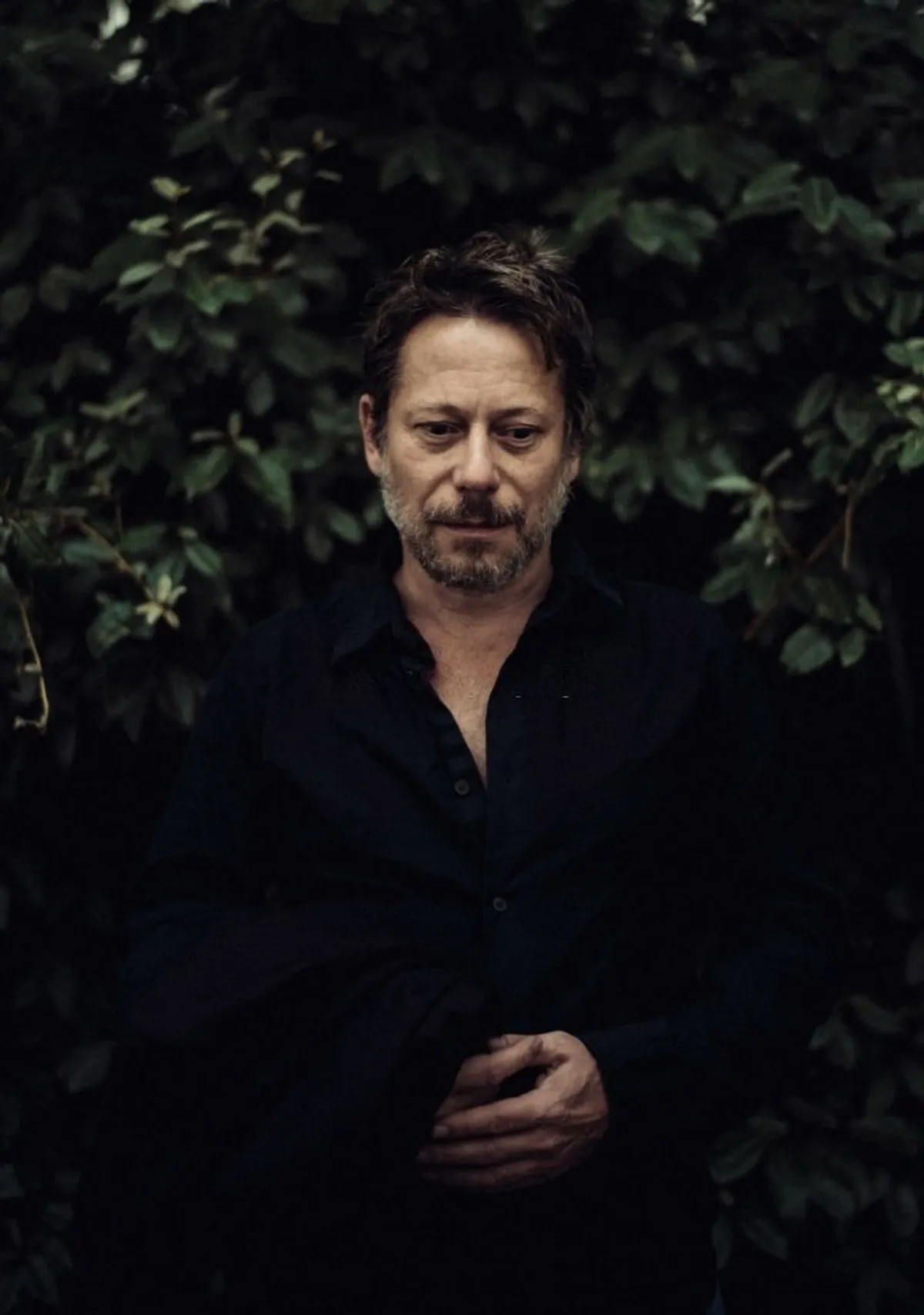 L'acteur Mathieu Amalric est photographié pour L'Express le 21 août 2017 à Paris, en France. | Photo : Getty Images