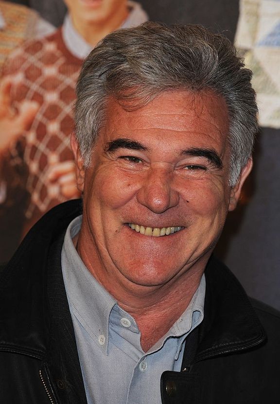 Georges Pernoud assiste à la première du film "Faubourg 36" de Christophe Barratier le 22 septembre 2008 à Paris, France. | Photo : Getty Images