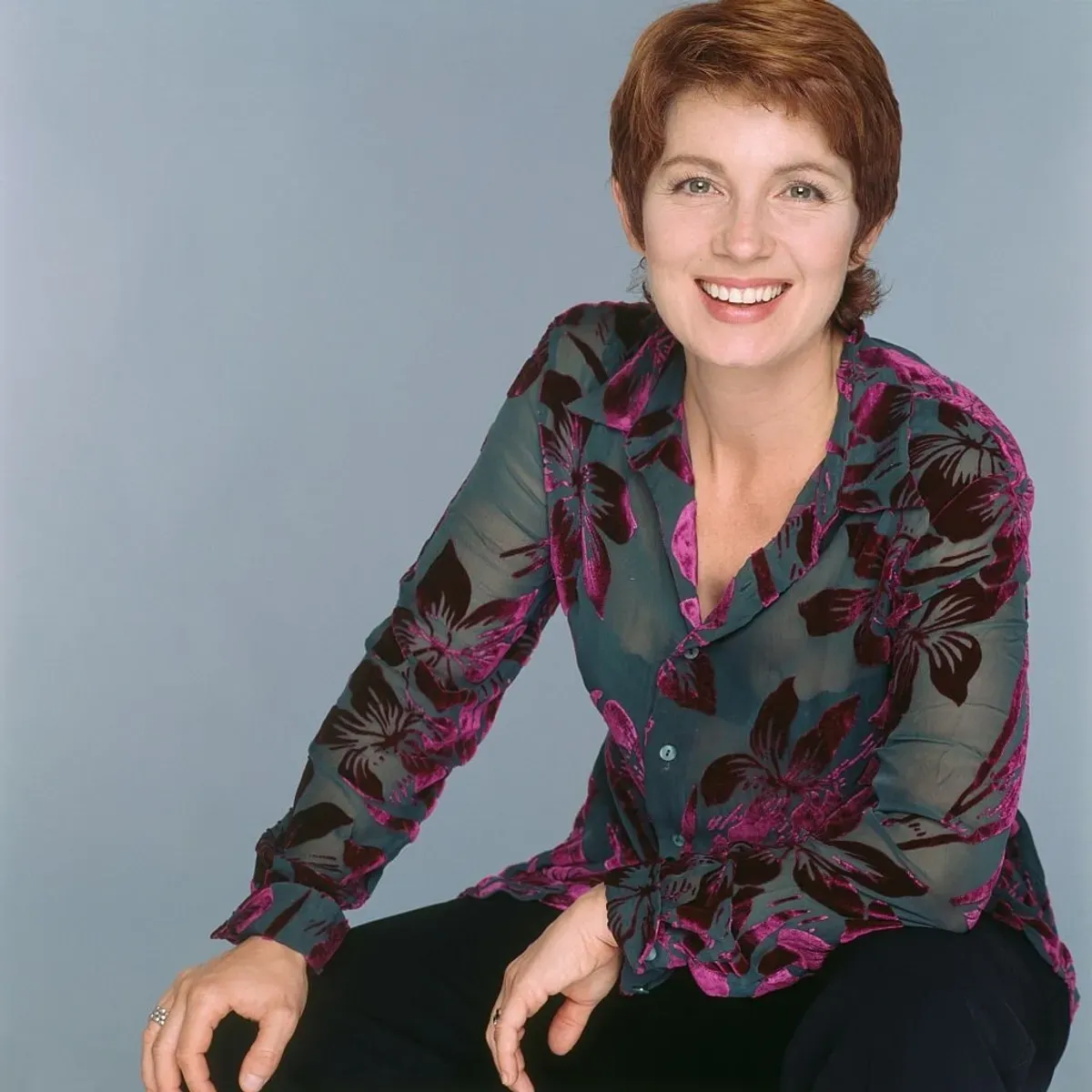 L'actrice française Véronique Genest pour le film "Droit dans le mur", réalisé par Pierre Richard. | Photo : Getty Images