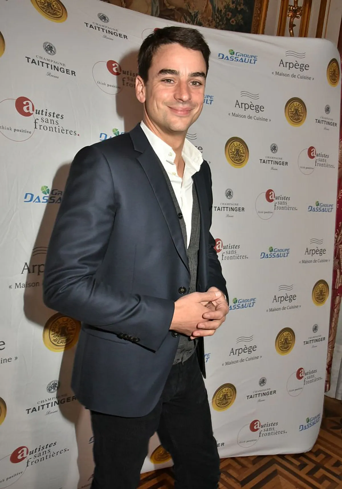 Julian Bugier assiste à "Autistes Sans Frontieres": dîner de gala des arrivées à l'hôtel Marcel Dassault le 2 juin 2016 à Paris. | Photo : Getty Images
