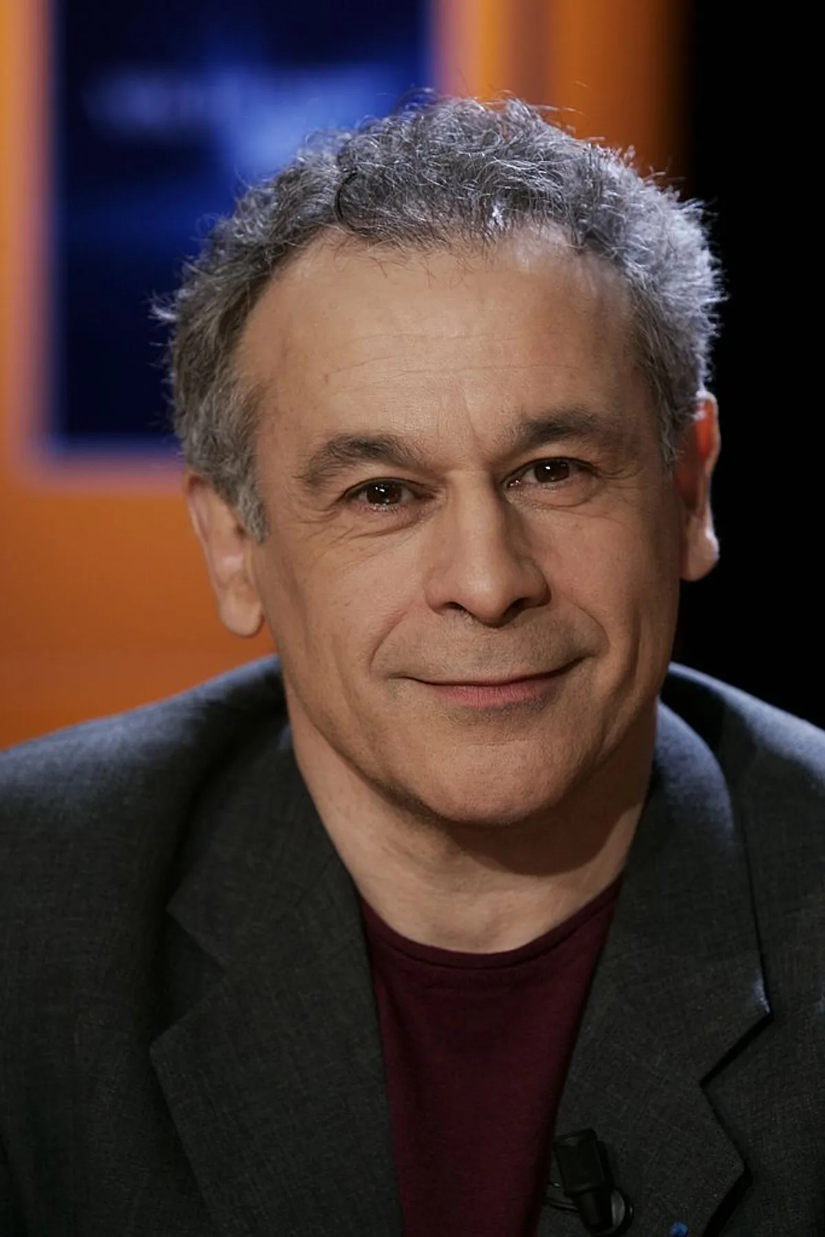 Portrait de Francis Perrin. | Photo : Getty Images