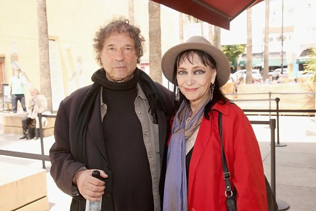 Dennis Berry et l'actrice Anna Karina assistent à la projection de " He Ran All The Way " lors de la deuxième journée du TCM Classic Film Festival 2016 à Los Angeles, Californie. | Photo : Getty Images