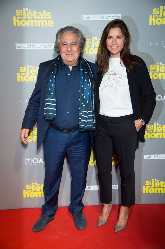 Christian Clavier et sa chérie Isabelle de Araujo. | Photo : Getty Images