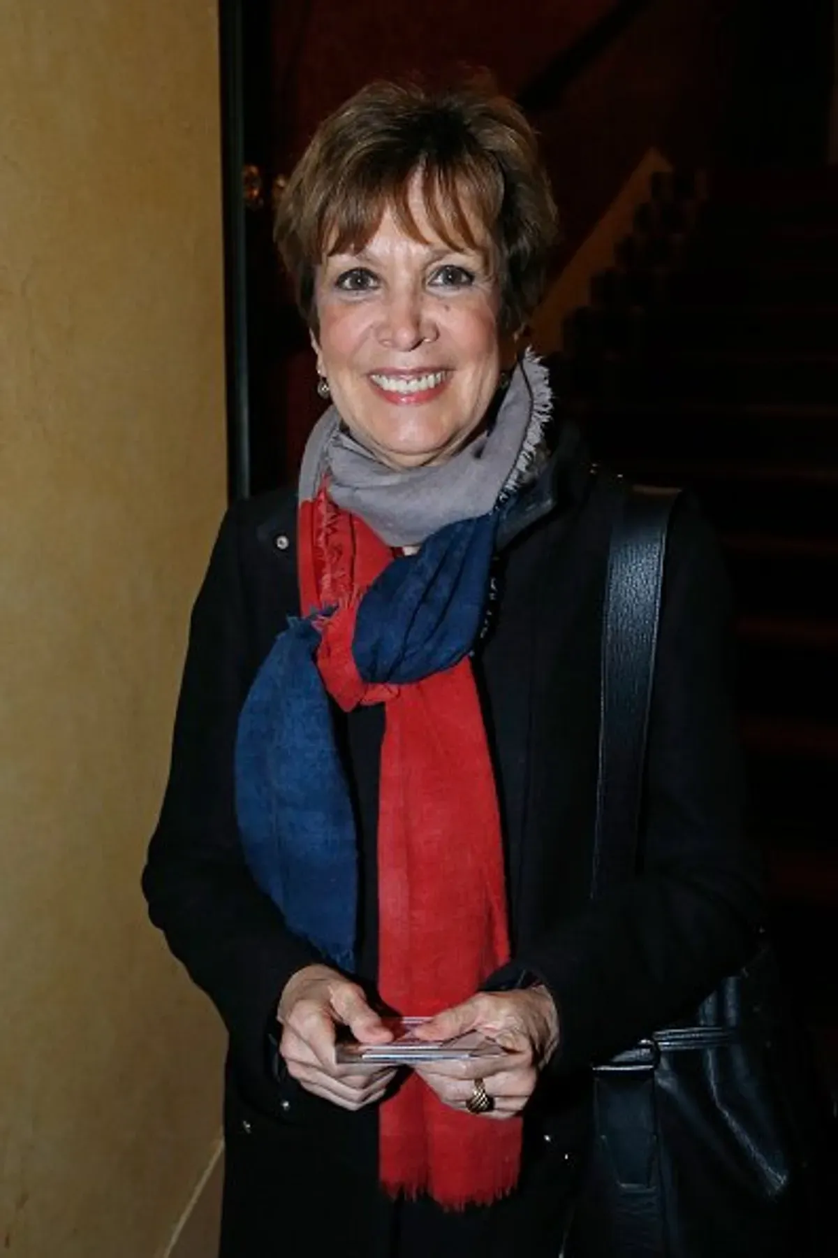 Catherine Laborde assiste à la pièce de théâtre "A Droite A Gauche". | Photo : Getty Images