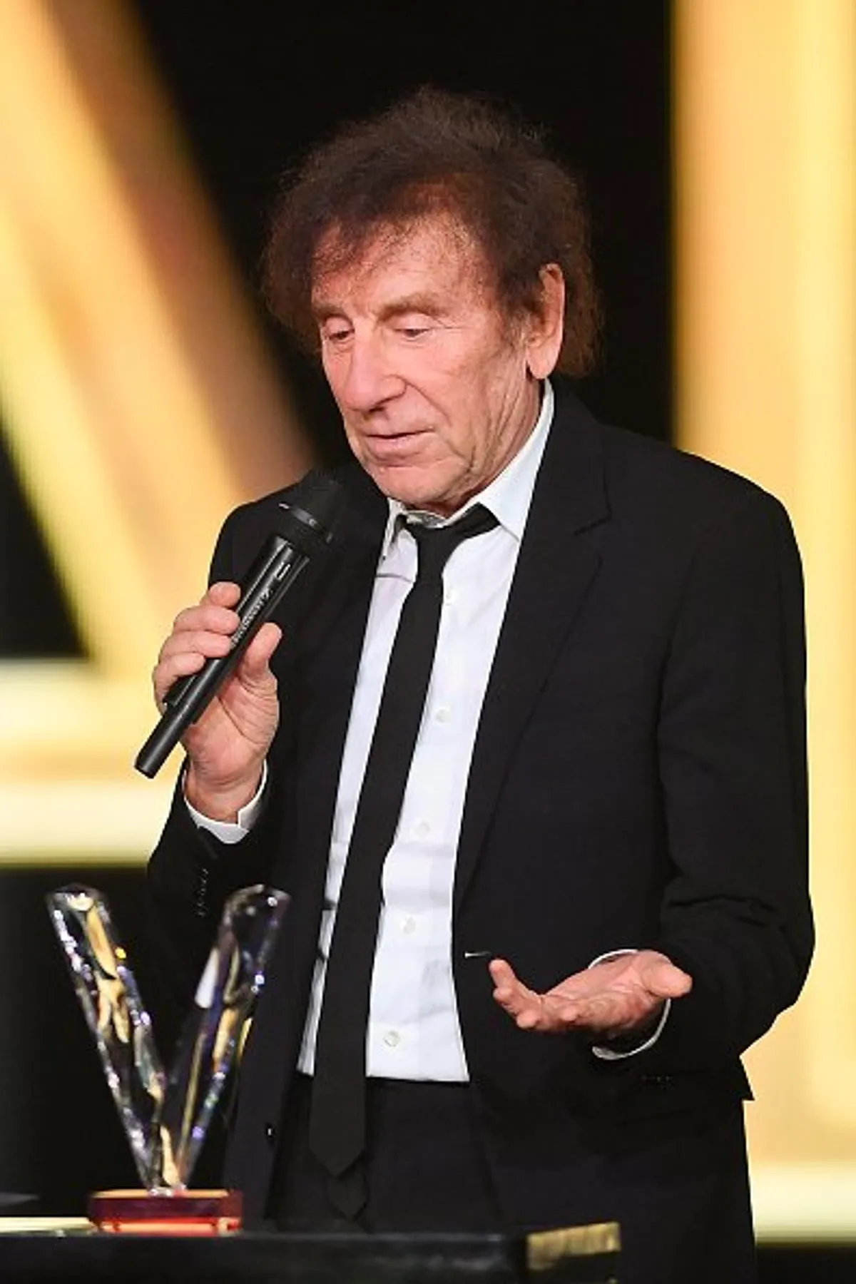 Alain Souchon se produit lors de la 35e édition du spectacle "Les Victoires de la musique". | Photo : Getty Images