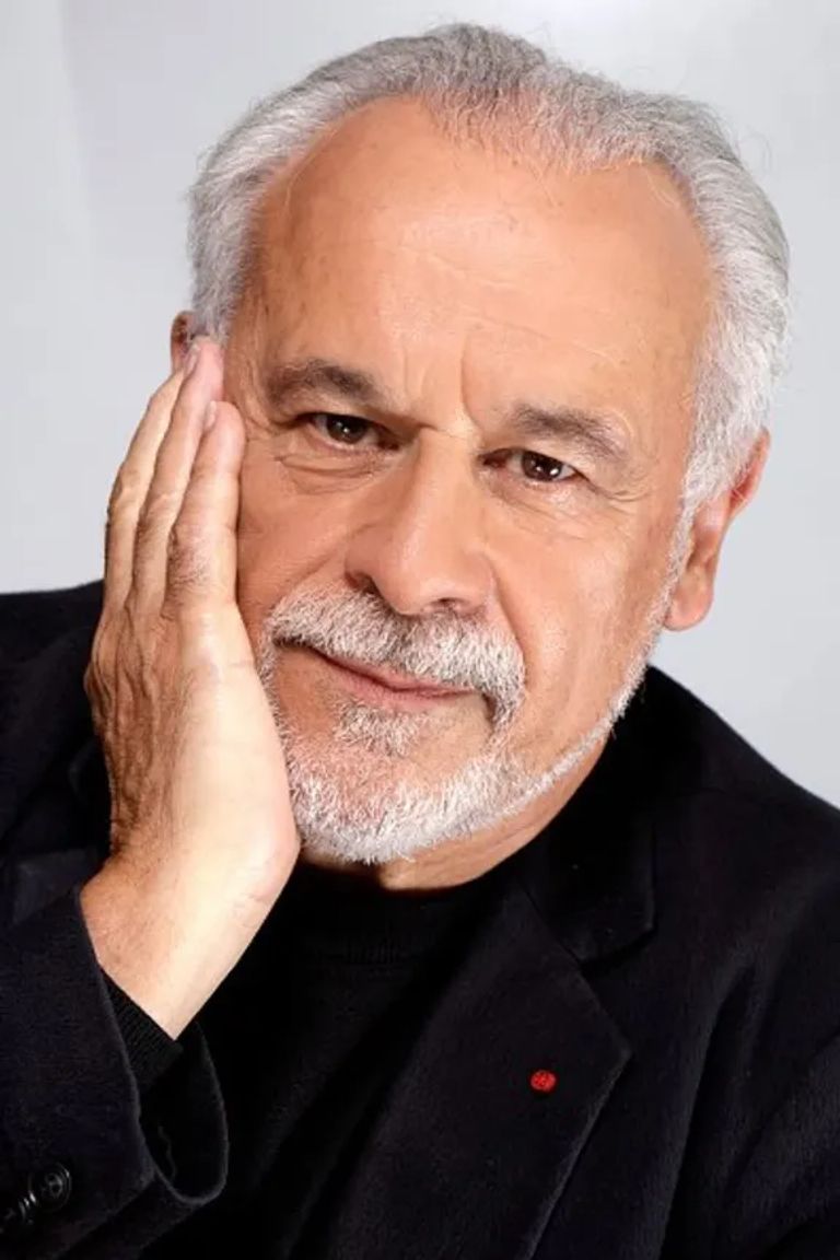 L'acteur Francis Perrin pose lors d'une séance de portraits à Paris, France le 16/06/2016. | Photo : Getty Images