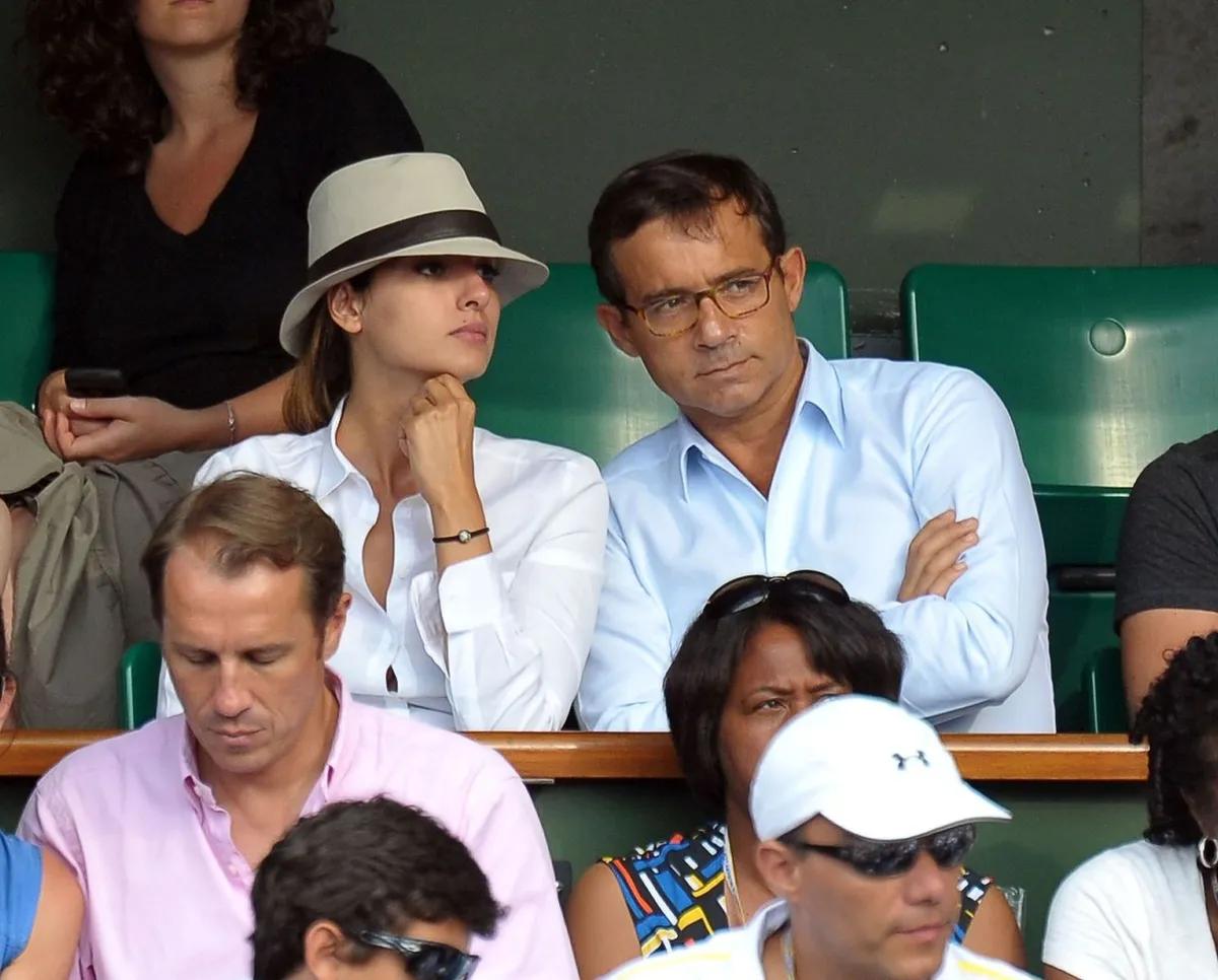 Le journaliste et animateur Jean-Luc Delarue et Elisabeth Bost | Photo : Getty Images