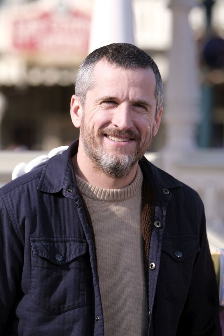 Guillaume Canet assiste à la célébration du 30e anniversaire de Disneyland Paris à Disneyland Paris le 05 mars 2022 à Paris, France. | Photo : Getty Images