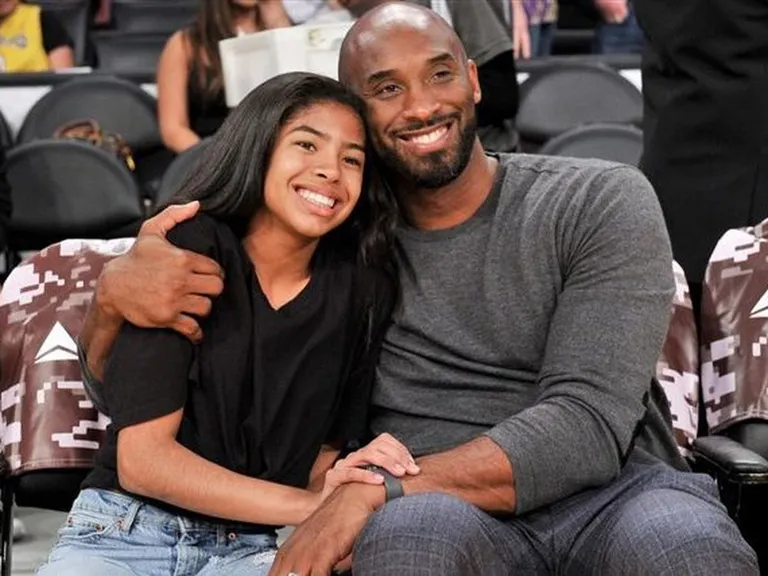 Le Basketteur Kobe Bean Bryant en compagnie de sa Fille Gianna | Photo : Getty Images