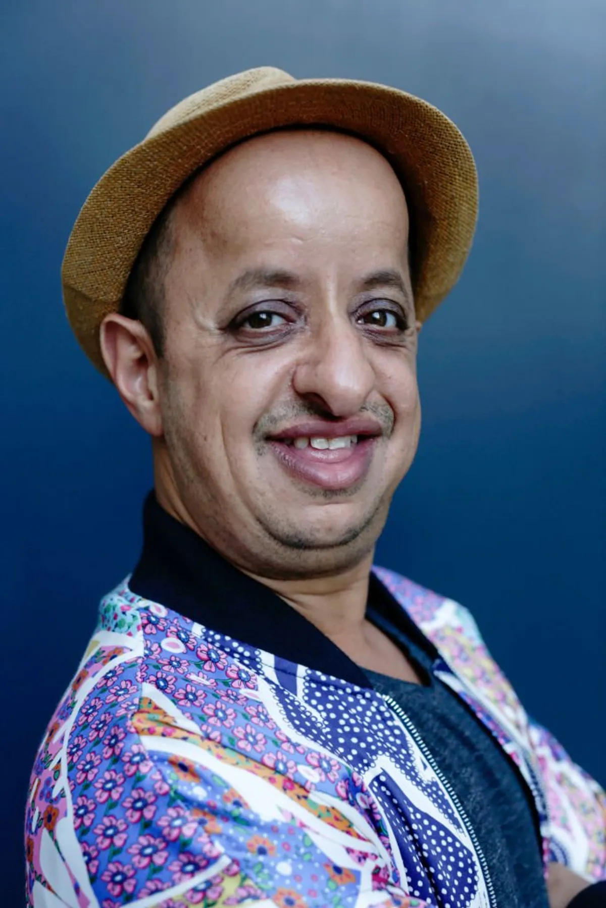 Portrait de l'humoriste Booder. | Photo : Getty Images