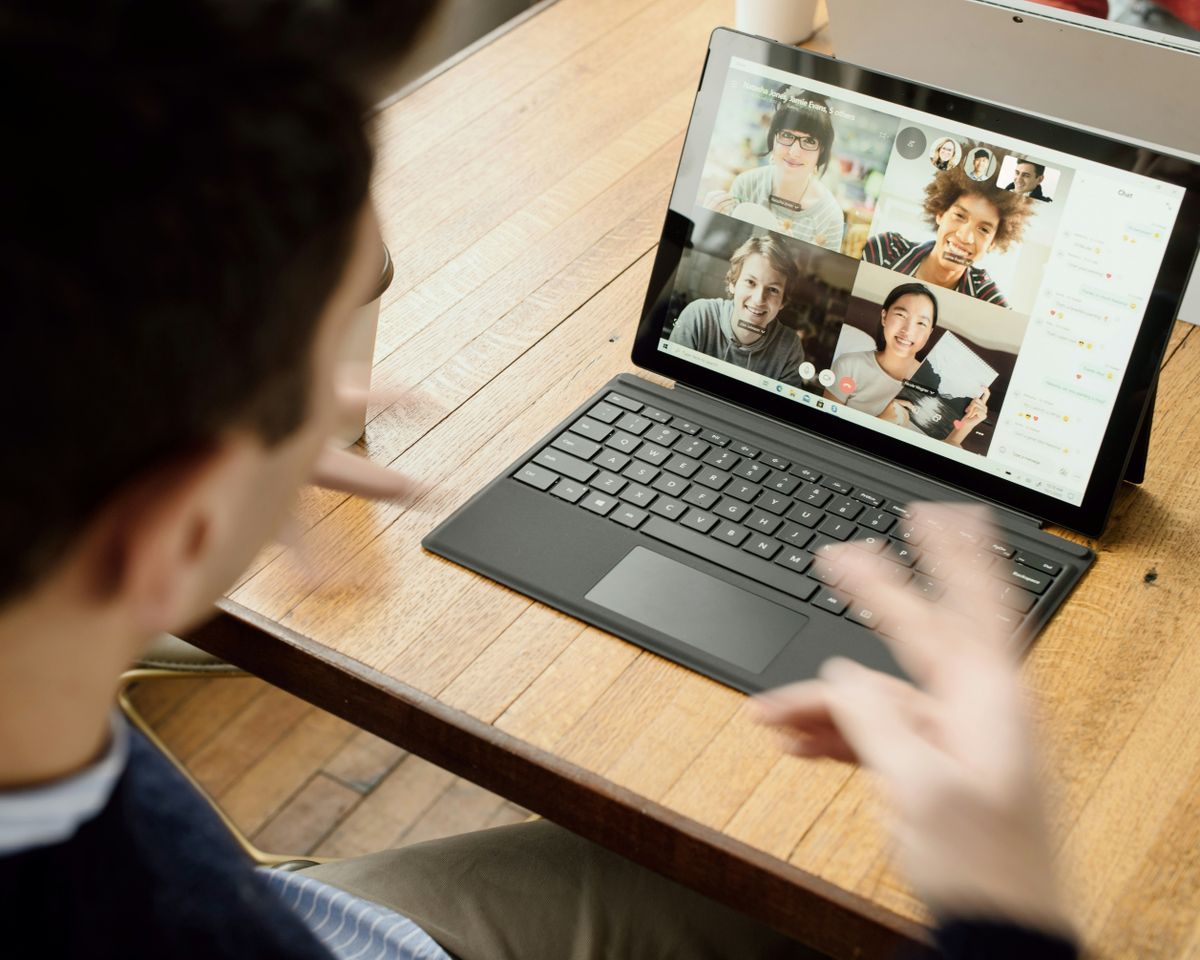 Team Rever 5 Practical Ways To Manage Remote And Hybrid Teams Seamlessly