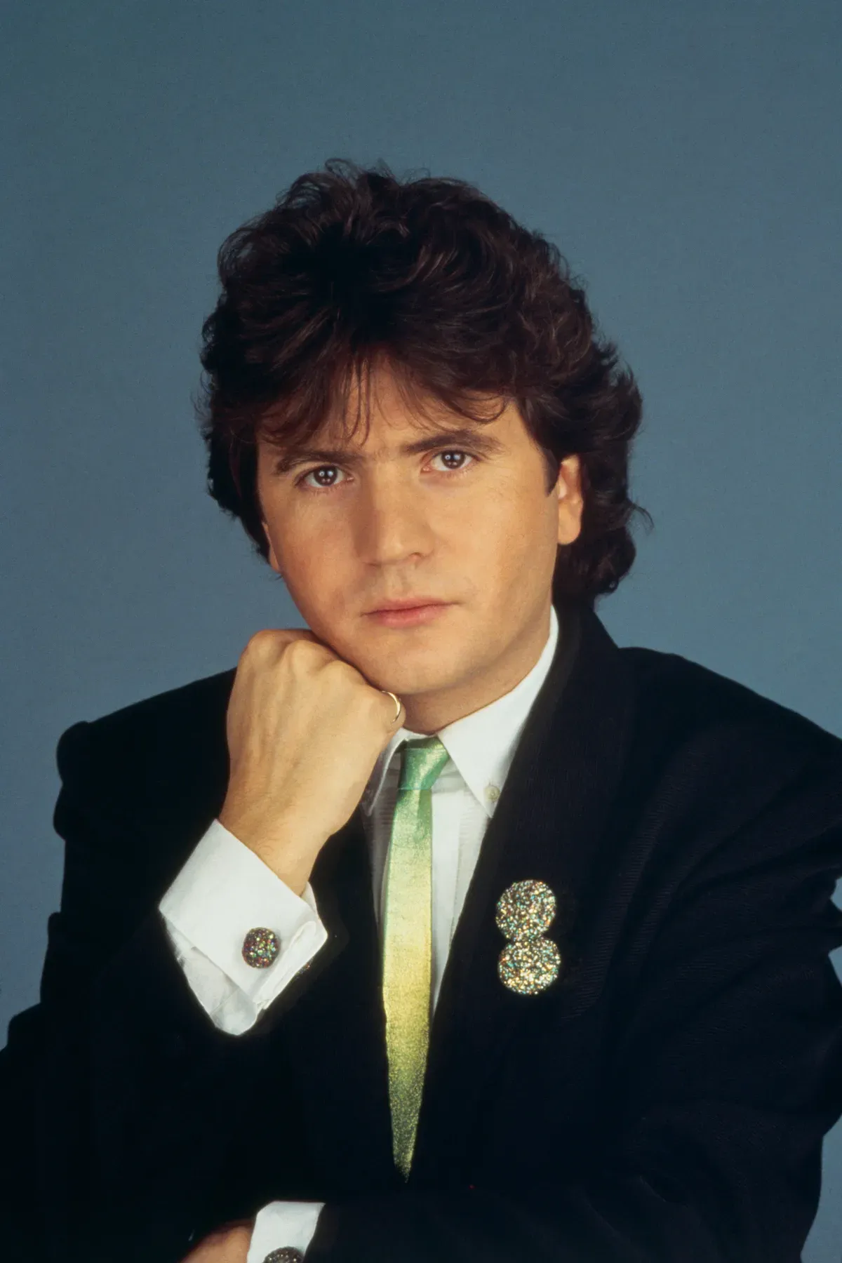 Daniel Balavoine lors de la promotion du single intitulé Belle, un duo avec la chanteuse suédoise, Frida, du groupe Abba. | Photo : Getty Images