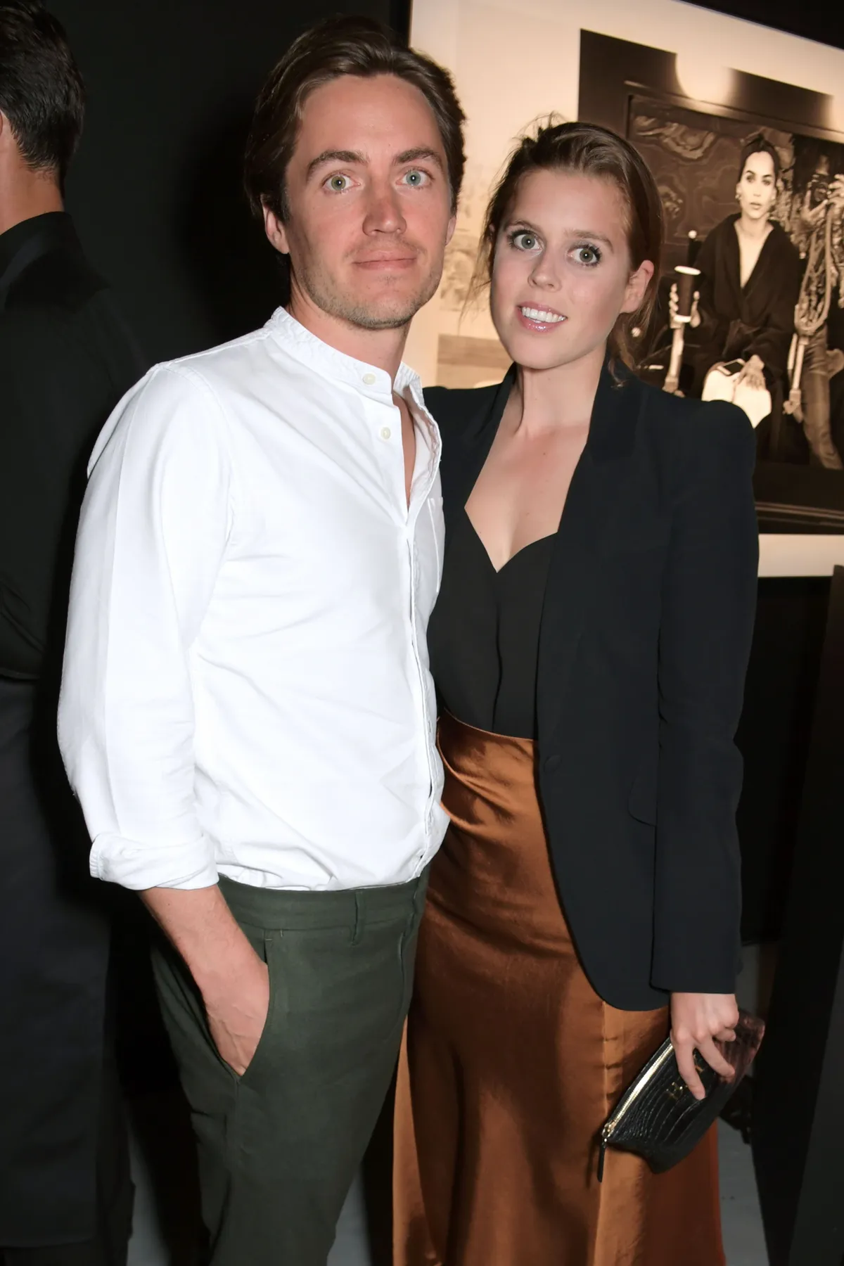 Edoardo Mapelli Mozzi et la Princesse Béatrice d'York à l'exposition "Assemblage" de Lenny Kravitz & Dom Perignon. | Photo : Getty Images