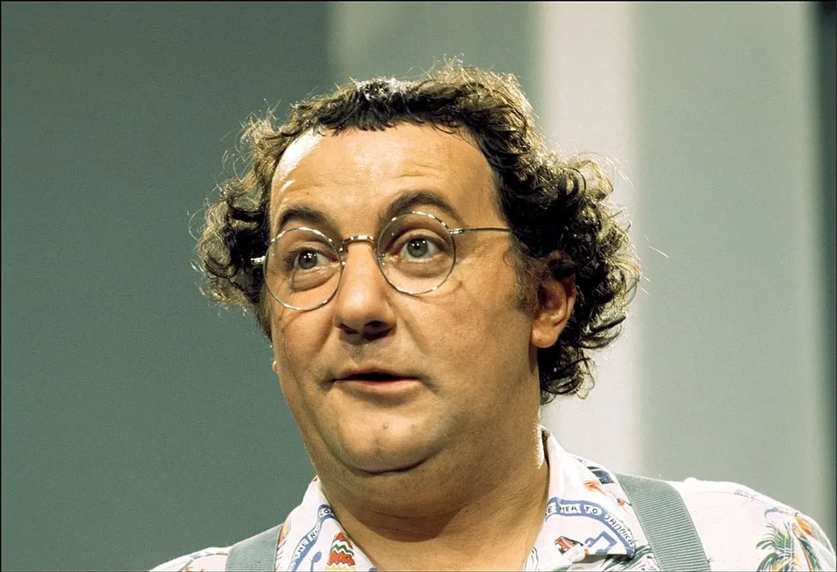 Coluche, photo de dossier en France en 1991. | Photo : Getty Images