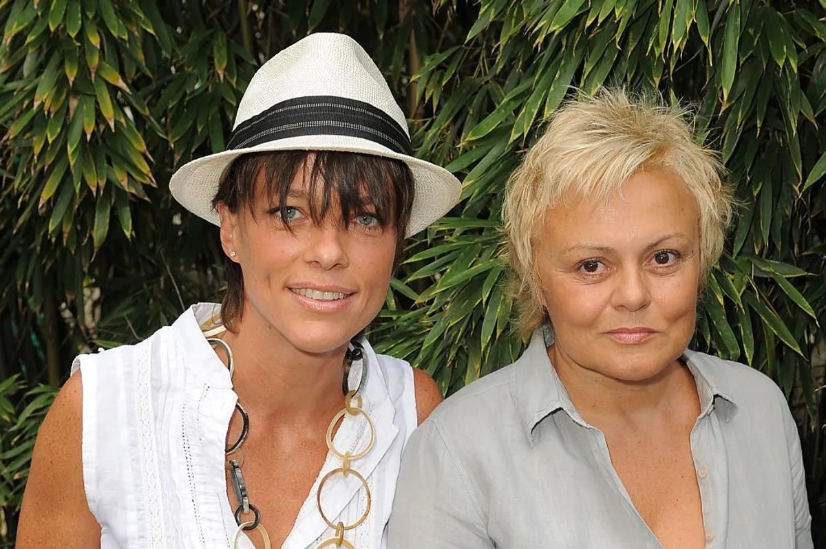 Muriel Robin et Anne Le Nen au Village de Roland Garros. | Photo de Stéphane Cardinale/Corbis via Getty Images