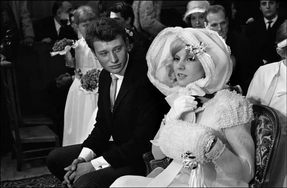 Johnny Hallyday et Sylvie Vartan lors de leur mariage le 12 avril 1965. | Photo : Getty Images