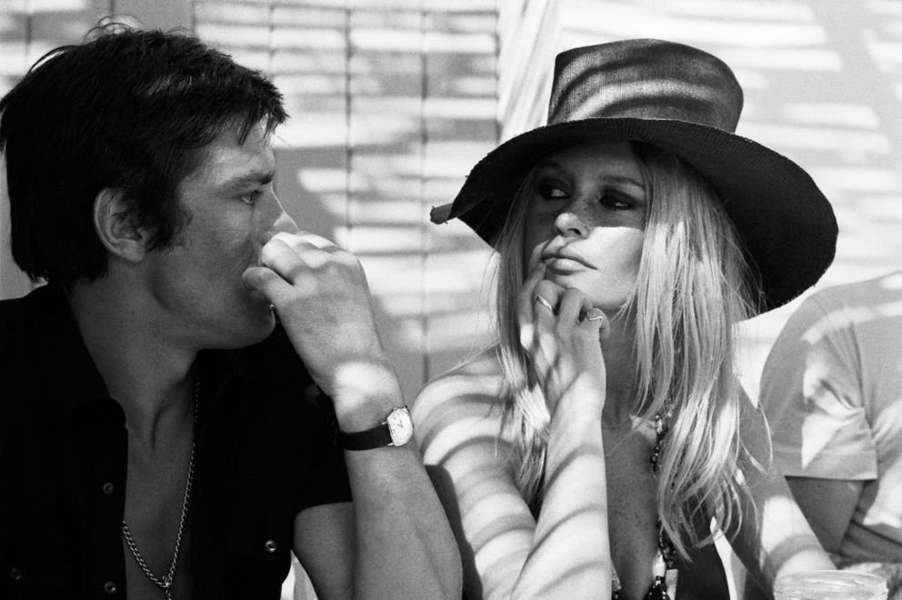 Brigitte Bardot et Alain Delon en août 1968 à Saint-Tropez, France. | Photo : Getty Images
